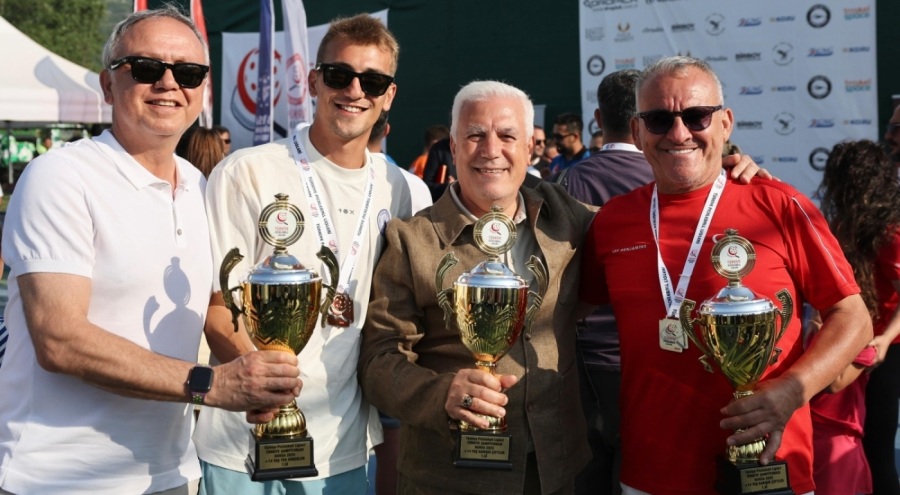Türkiye Pickleball Ligleri'nin ilk şampiyonları Bursa'da ödüllerini aldı