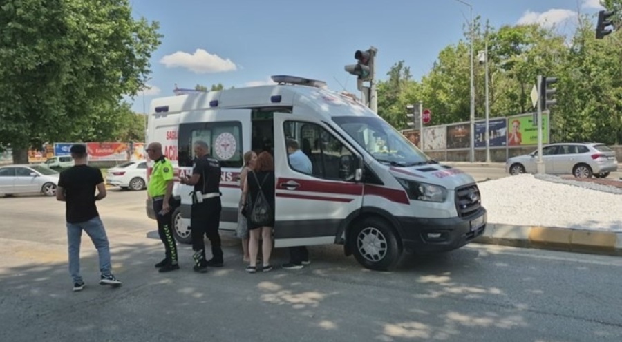 Minibüsün çarptığı bisikletli çocuk yaralandı