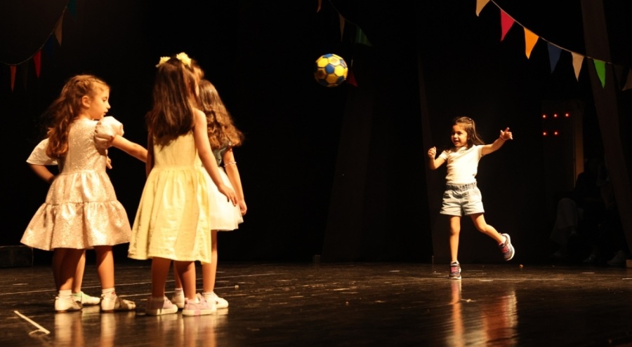 Nilüferli minikler drama gösterileriyle alkış topladı