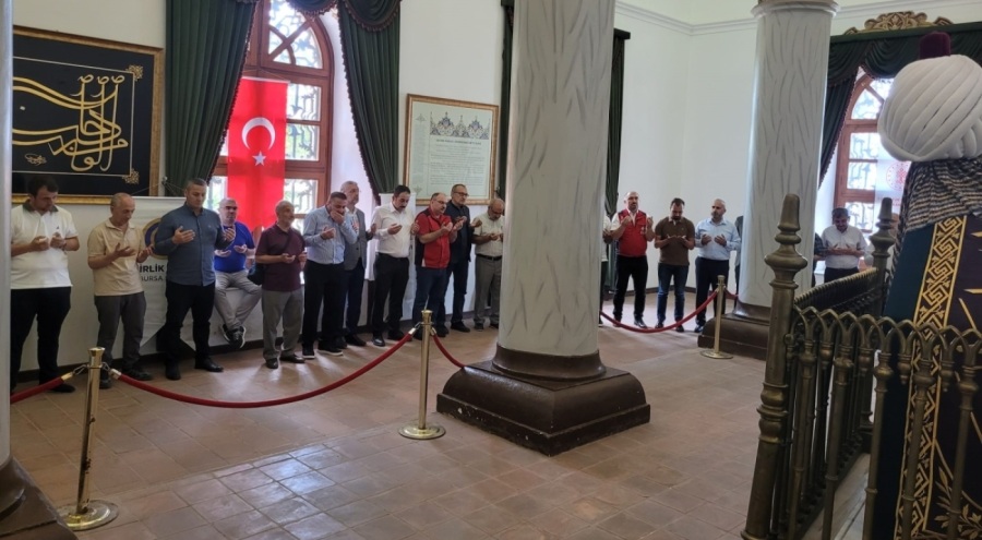 Şehit padişah Bursa'daki kabri başında anıldı