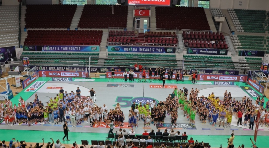 Bursa'da basketbol altyapı liglerinin kapanışı yapıldı