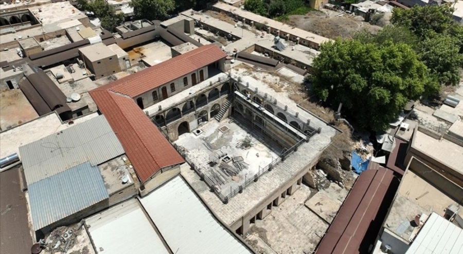 Depremde hasar gören tarihi Barutçu Hanı restore ediliyor