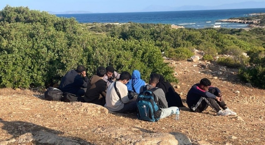 Didim'de 8 düzensiz göçmen yakalandı