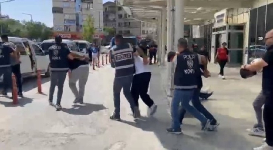 Masaj salonunda kirli suç zinciri! Gizli görüntüleri çekilen müşterileri fuhuşa zorladılar