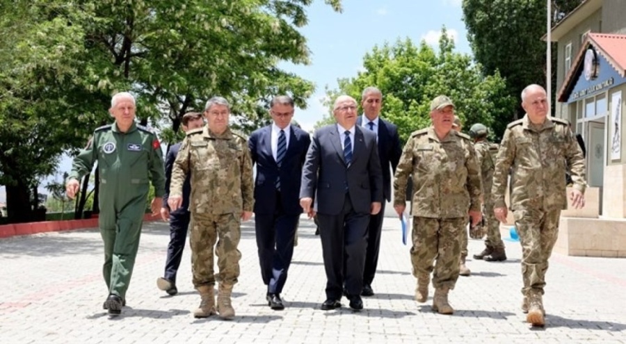 Milli Savunma Bakanı Güler: İran'daki son olaylar nedeniyle sınırlarımızdaki güvenlik tedbirleri ...
