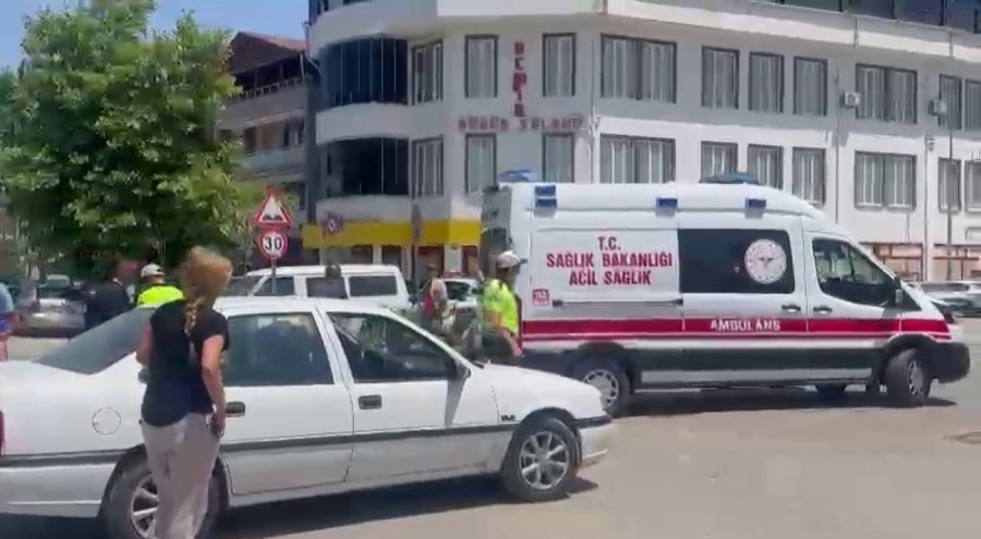 Bursa'da otomobil ile motosiklet çarpıştı!