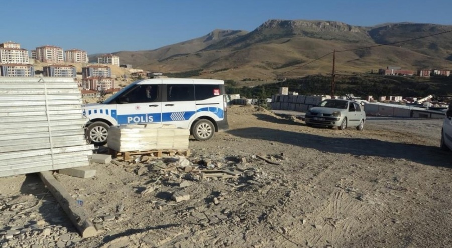 Malatya'da şantiye alanında top mermisi bulundu