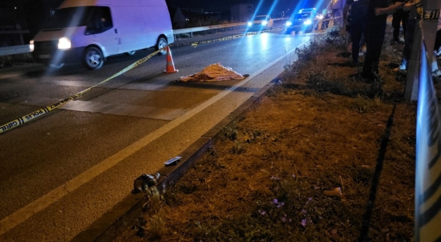Otomobilin çarptığı yaşlı kadın can verdi