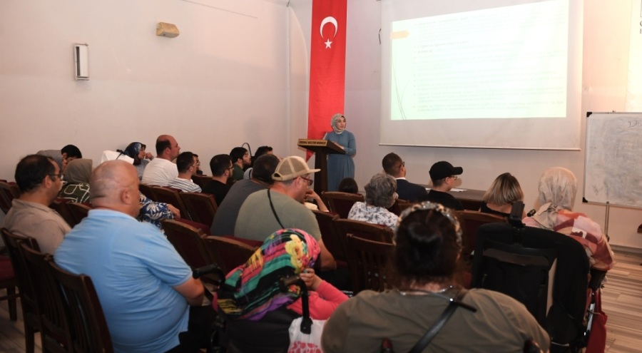 Osmangazi'de engelli bireyleri bilgilendiren toplantılar yapıldı