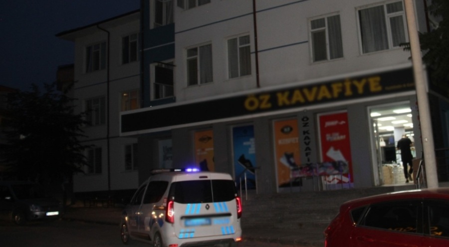 2 yaşındaki çocuk, ailesiyle kaldığı otelin penceresinden düştü