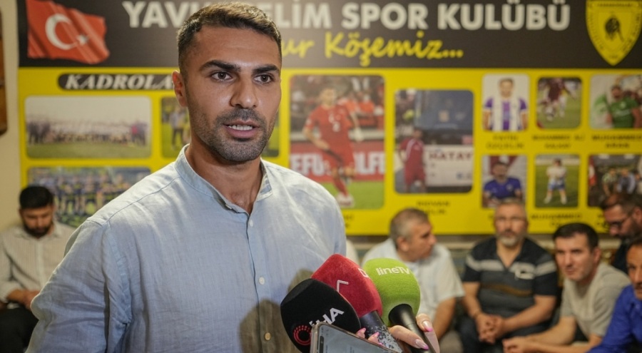 Milli futbolcu Zeki Çelik, Bursa'da futbola başladığı Yavuzselim Spor'u unutmadı