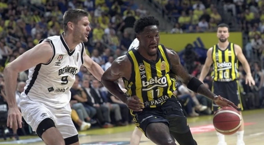 Fenerbahçe avantaj, Beşiktaş farkı kapatmak için sahada