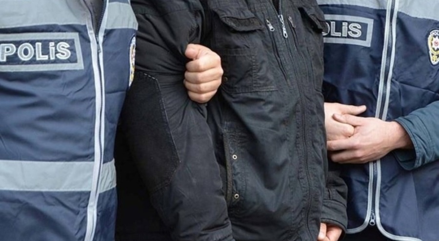 İzmir'de FETÖ operasyonu: 27 şüpheli tutuklandı