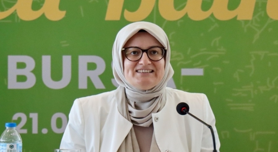 AK Parti Genel Başkan Yardımcısı Uygur, Bursa'da "Bir Sofrada Rumeli-Balkan" programında konuştu