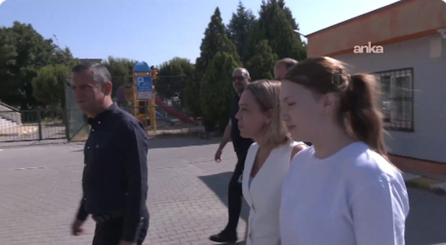 Özgür Özel, Ferdi Zeyrek'in kızı Nehir Zeyrek'i bugün de yalnız bırakmadı