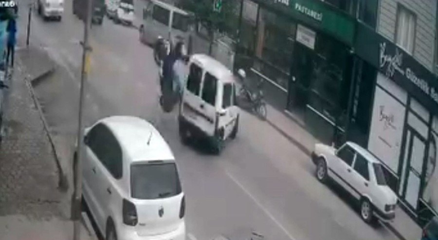 Bursa'da ehliyetsiz sürücü dehşet saçtı! O anlar kameraya yansıdı