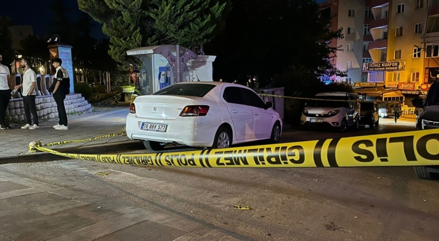Bursa Görükle'de gece yarısı kurşunlama! Park halindeki araca ateş açıldı