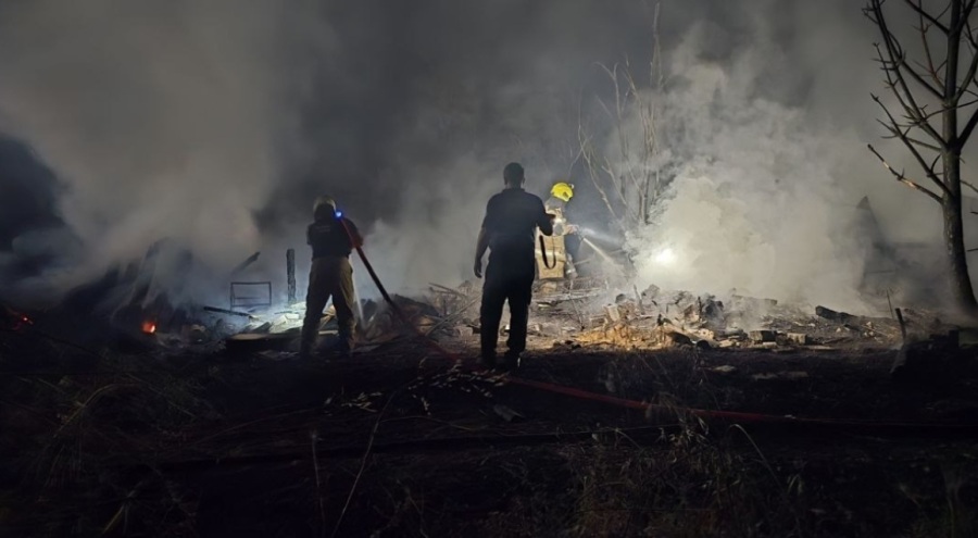 Mudanya'da bağ evi alevlere teslim oldu