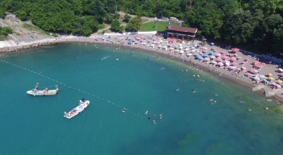 Düzce'nin turizm kenti Akçakoca'ya "mavi bayrak" yeniden kazandırıldı