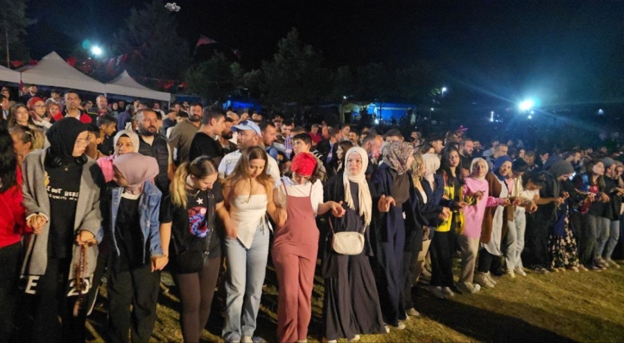 Bursa'da "Geleneksel Bahar Şenliği" düzenlendi