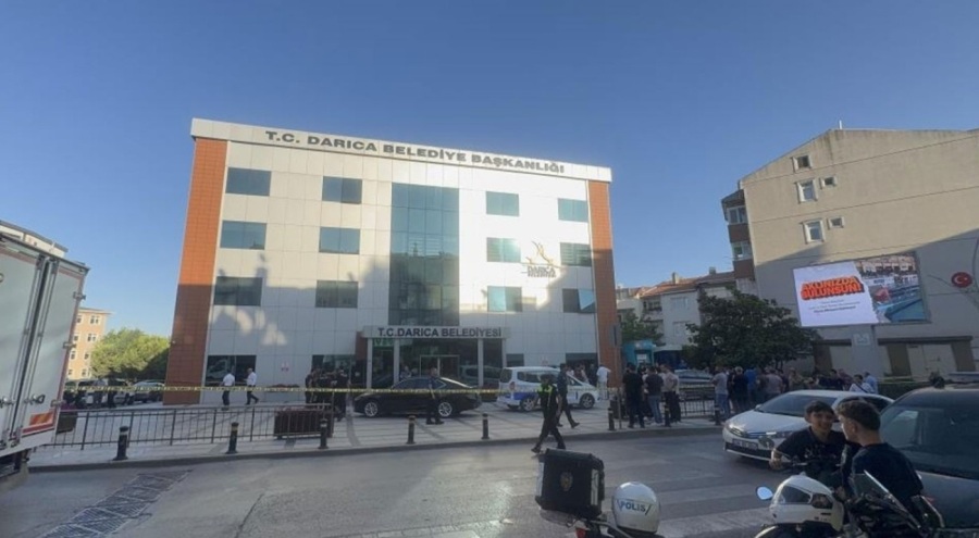 Zabıta personeli başına tabanca ile ateş etti: Belediye başkanı kolundan yaralandı