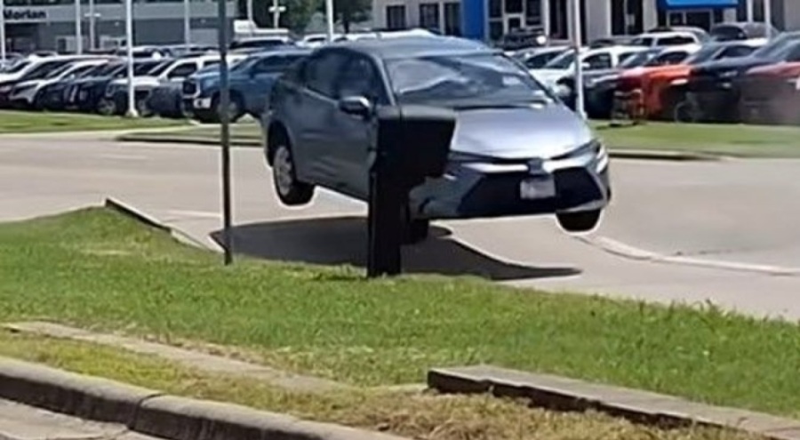 Sıcak hava yolu patlattı!