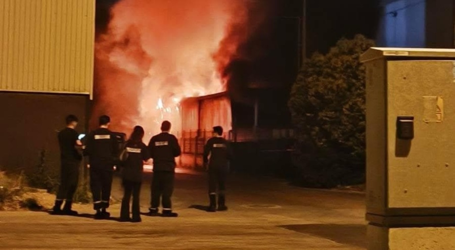 Bursa'da kauçuk fabrikası yandı!