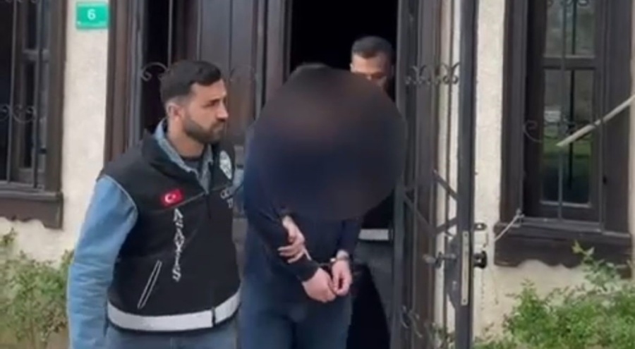 Bursa'da aranan şahıs pazarda yakalandı!