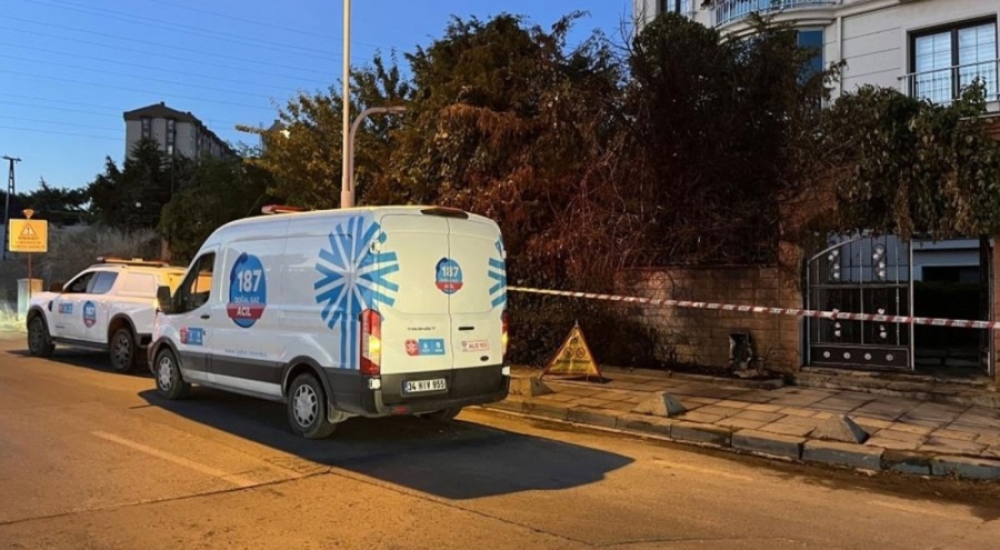 Elektrik kablolarında çıkan yangın doğalgaz kutusuna sıçradı