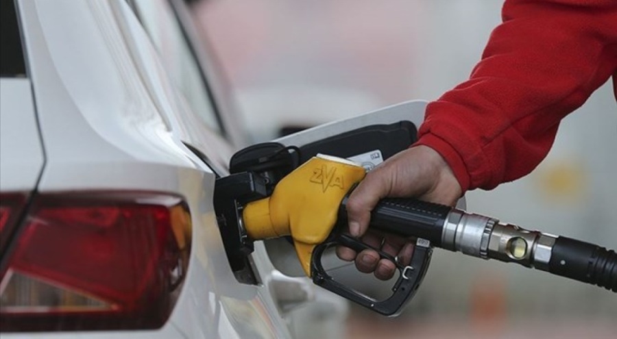 Benzin ve motorine bir indirim daha geldi