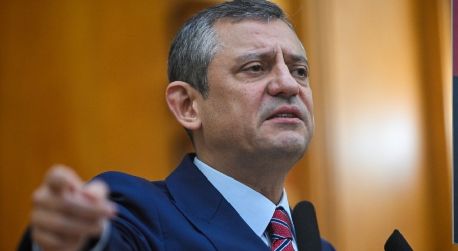 Özgür Özel'den dikkat çeken 'Kurultay davası' yorumu: CHP'yi tartıştırmak için bulduğu bir kumpas
