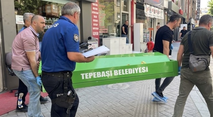 Yalnız yaşayan adam evinde ölü bulundu