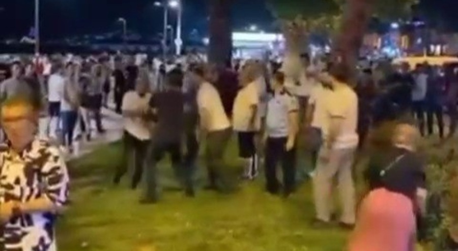 Bursa'da zabıta memurlarıyla seyyar satıcılar kavga etti