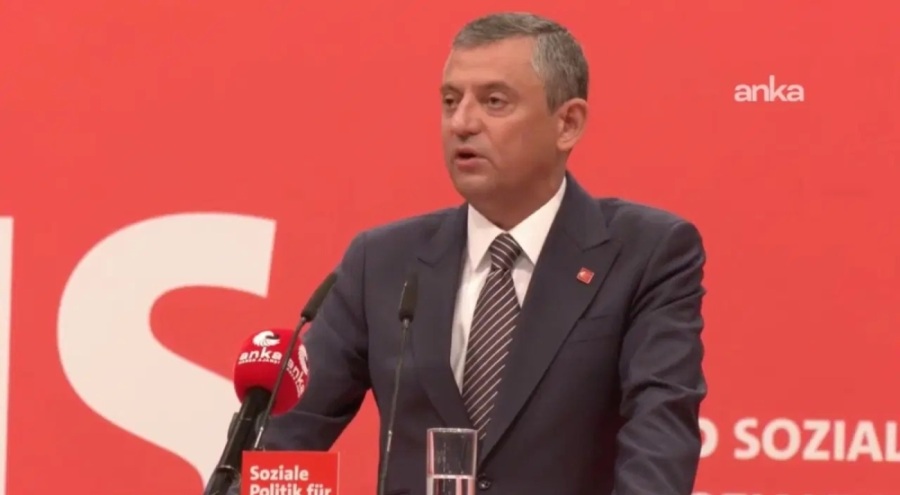 Özgür Özel Almanya'da ayakta alkışlandı: 'Asla vazgeçmeyeceğiz'