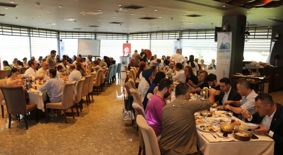 ARSİYAD üyeleriyle kahvaltıda buluştu