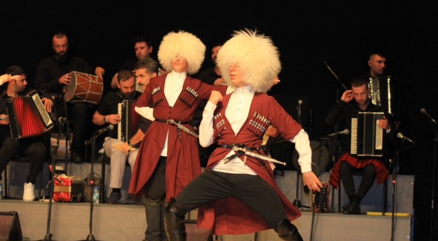 Bursa'da Çerkes şöleni nefes kesti
