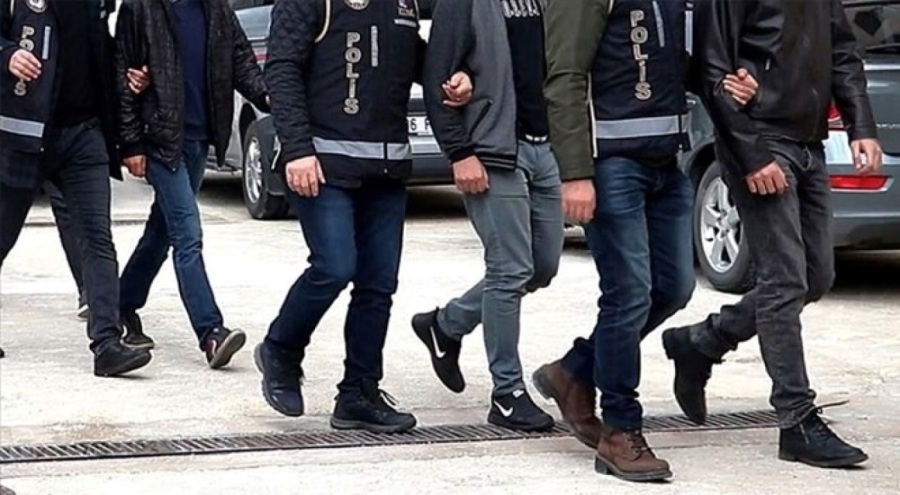 FETÖ operasyonunda üç polis tutuklandı
