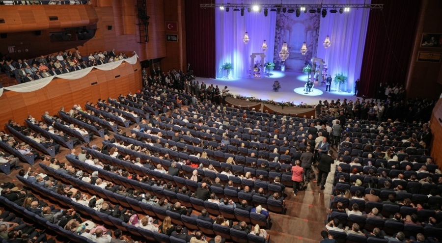 Bursa'da siyaset ve iş dünyasını buluşturan düğün!