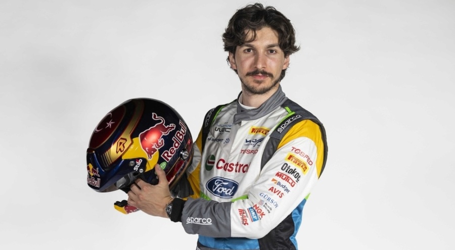 Türk ralli pilotu Ali Türkkan'dan tarihi zafer!