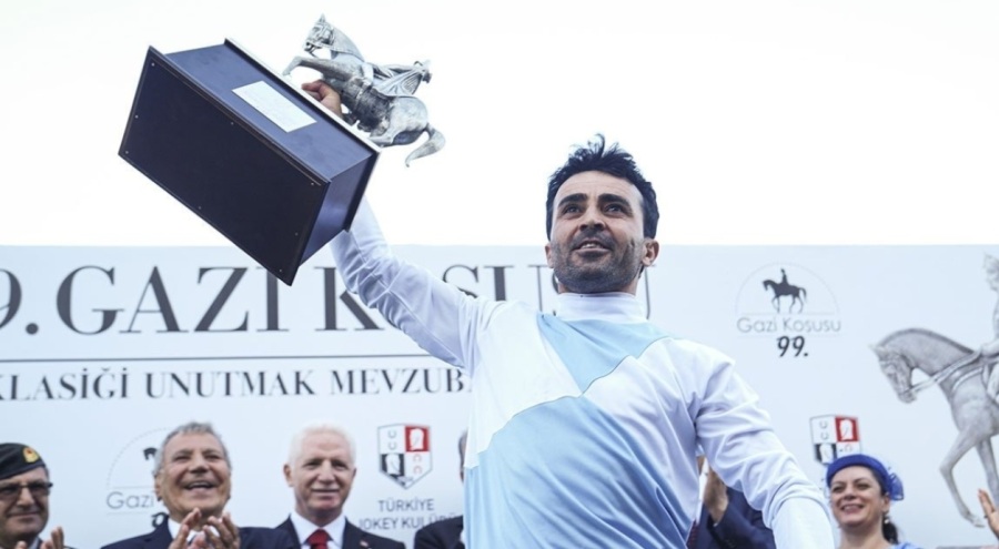 Gazi Koşusu'nu 8. kez kazanan jokey Ahmet Çelik hedefini açıkladı