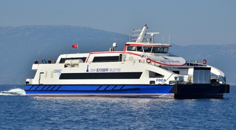 İzmir'de geçici süreyle durdurulan vapur seferleri yeniden başladı