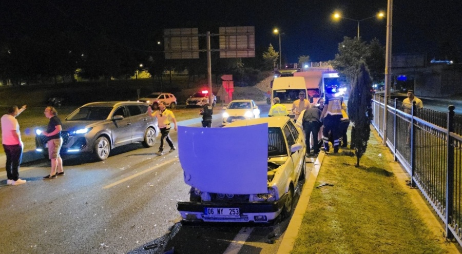 Bursa'da zincirleme trafik kazası! 4 kişi yaralandı