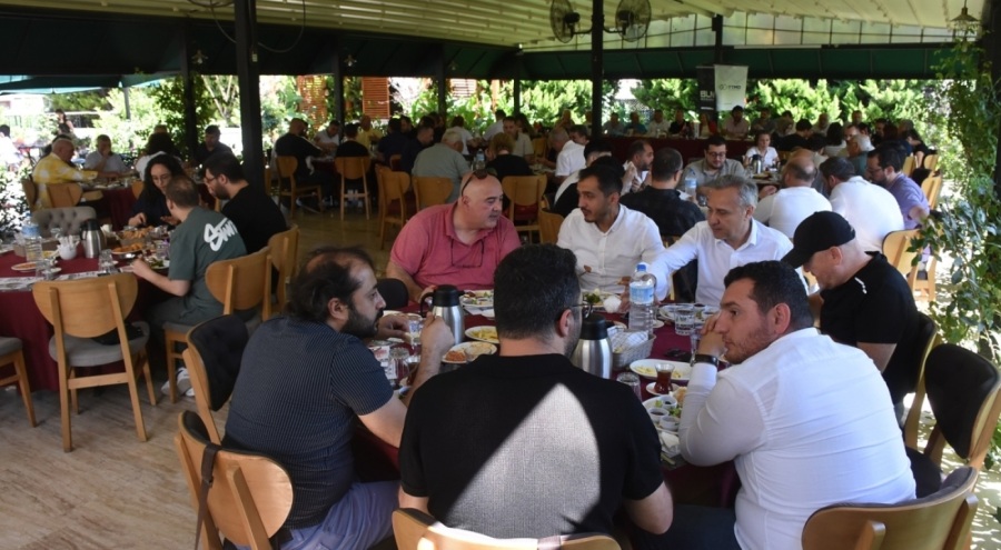 Bursa'da tesisat mühendisleri kahvaltıda bir araya geldi