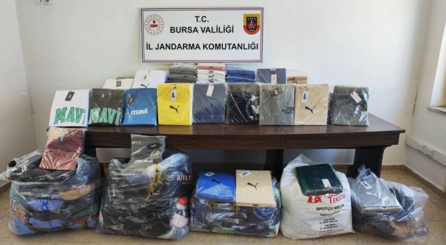 Bursa'da kaçak kıyafet operasyonu! 2 milyon TL değerinde