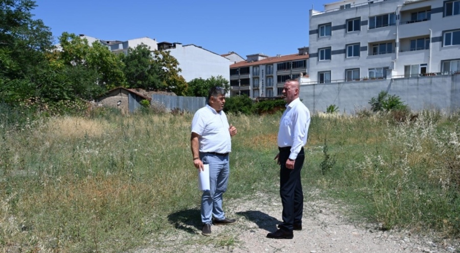 Karacabey Belediyesi'nden otopark ve çocuk parkı projesi