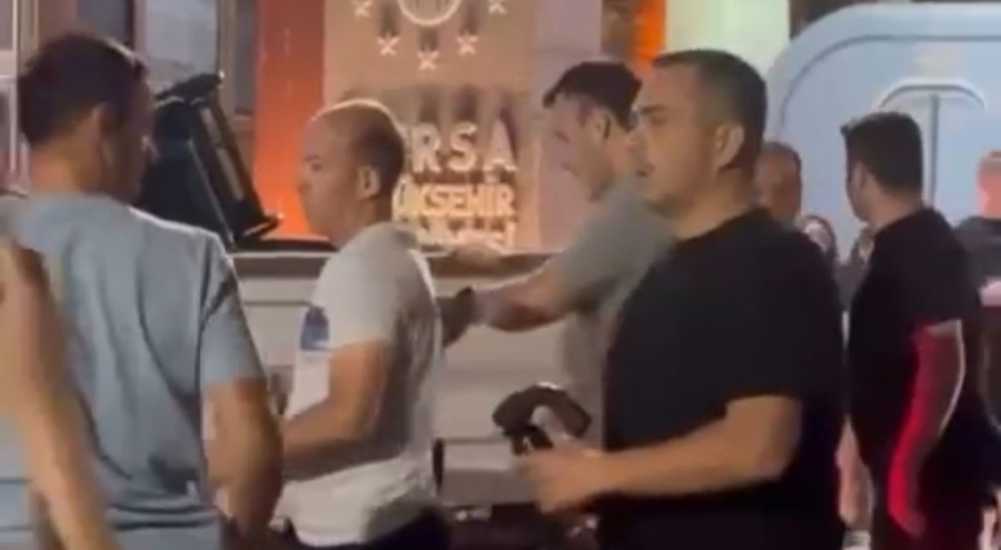Mudanya'da seyyar satıcılar ile zabıta arasında gerginlik