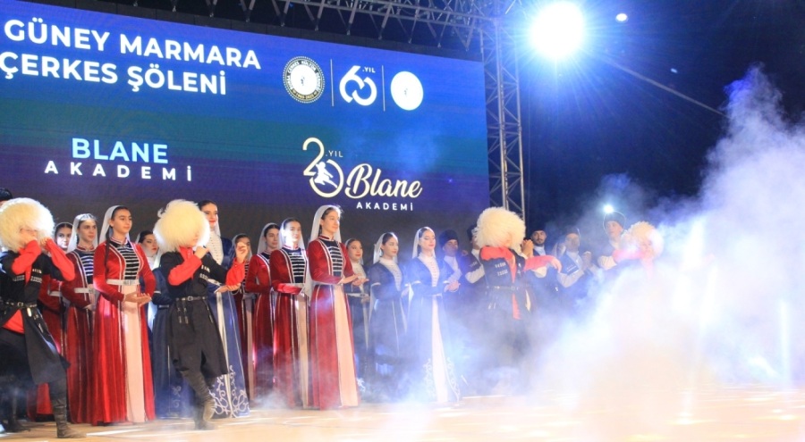 Bursa'da Çerkesler, Güney Marmara şöleninde unutulmaz bir gece yaşadı