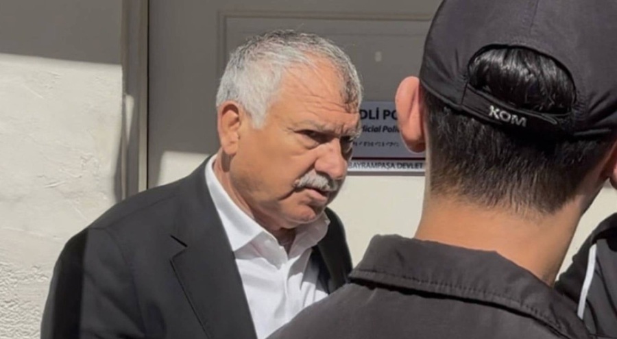 Zeydan Karalar'dan belediye binası önüne çağrı