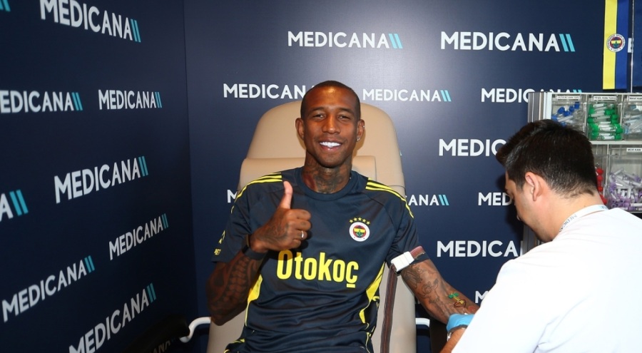 Fenerbahçe'de sağlık kontrolleri başladı