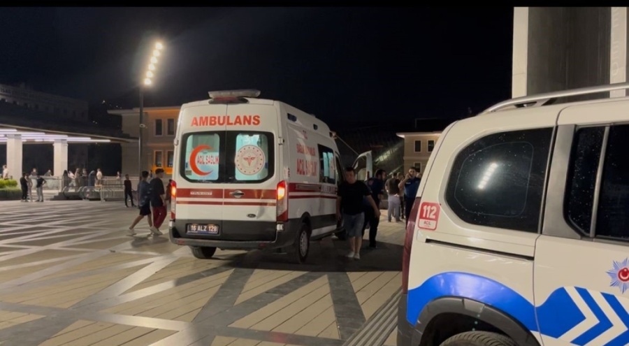 Bursa'da 14 yaşındaki genç kız dehşet saçtı! 4 kişiyi bıçakladı